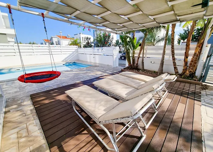 Beach Villa With Private Pool And Bbq 17